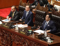 Wakil Ketua DPR RI Ini Ogah Temui Massa Aksi Kawal Keputusan MK: Enggak Usah, Kita Bukan Mau Populer