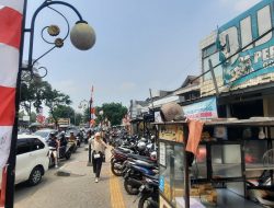 Parkir Motor – PKL Sekitar Stasiun Bekasi Bikin Semrawut
