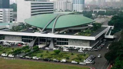 Ribuan Warga Bekasi Geruduk DPR dan KPU RI Hari Ini