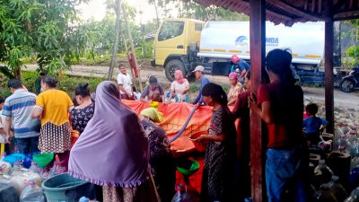 Peduli Bencana Kekeringan, Perumda Tirta Bhagasasi Bekasi Distribusikan Air Bersih untuk Masyarakat