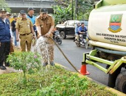 Beberapa Titik Jalan Inspeksi Kalimalang Perlu Diperbaiki