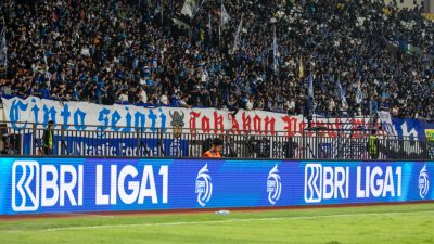 BRI Liga 1 Bergulir, Omzet UMKM Penjual Gorengan ini Meningkat Hingga Dua Kali Lipat   