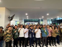 Pj Wali Kota Bekasi Bersama Manajemen BPJS Ketenagakerjaan Sapa Pengunjung di Momen Harpelnas