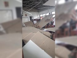 Puluhan Siswa SMAN 19 Kota Bekasi Tertimpa Plafon Kelas