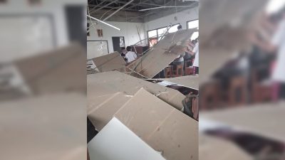 Puluhan Siswa SMAN 19 Kota Bekasi Tertimpa Plafon Kelas