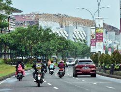 Lagi Direnovasi, Atap Tribun Stadion Wibawa Mukti Ambruk