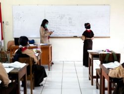 Nasib Ratusan Guru Honorer Murni di Bekasi Masih Menggantung