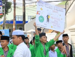 Ribuan Santri Kota Bekasi Pawai Kirab Hari Santri Nasional 2024