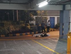 Bruuuukkk…Pria Jatuh dari Gedung Parkiran Motor Mal Metropolitan Kota Bekasi, Begini Kondisinya