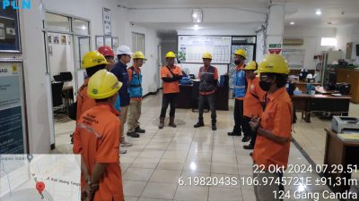 Disiplin untuk Keselamatan, PLN Bekasi Budayakan Kegiatan Safety Briefing Setiap Pagi   