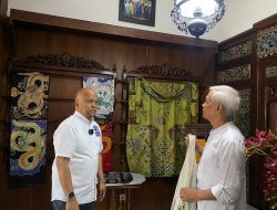 Menggali Kekayaan Budaya, Ilham Habibie Kunjungi Rumah Batik Lembang