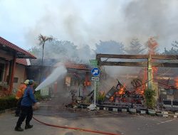 Pasca Kebakaran, Pelayanan di Kantor Kecamatan Bekasi Selatan Tetap Berjalan
