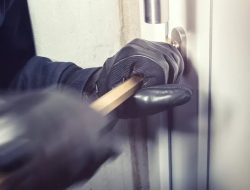 Polisi Buru Komplotan Maling Emas 200 Gram di Bekasi Selatan