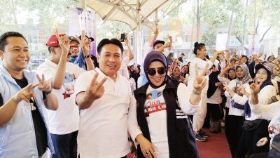 Siti Qomariyah Totalitas Dukung BN Holik-Faizal Lewat Senam Sehat