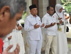 Heri-Sholihin Doa Bersama Jelang Debat Perdana Pilkada Kota Bekasi 2024
