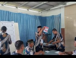 Tri Adhianto-Harris Bobihoe Unggul di TPS 038 Padurenan Tempat Uu Saeful Mikdar “Nyoblos”   