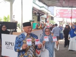 Cagub Syaikhu Nyoblos di TPS 80 Jatimakmur, Berharap Menang di Kota Bekasi