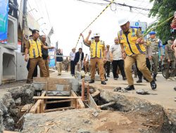 Perbaikan Drainase dan Crossing Jalan Dikebut di Jatirangga dan Jatimekar