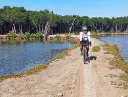 Jalan Penghubung Wisata di Muaragembong Perlu Diperbaiki