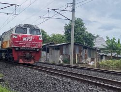 Jalur Perlintasan Tak Resmi di Tambun Selatan Setahun Renggut Tujuh Nyawa, Terbaru Seorang Lansia Tertabrak Kereta