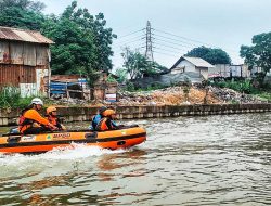 Tim SAR Gabungan Hentikan Pencarian Korban Tenggelam di Sungai Kalimalang