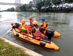 Remaja Tenggelam di Sungai Kalimalang, Tim SAR Lakukan Pencarian