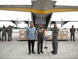 Gandeng TNI, BCA Salurkan Bantuan ke Warga Korban Erupsi Gunung Lewotobi Laki-laki di NTT