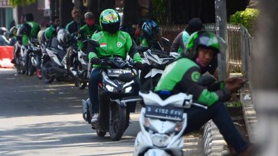 Pengemudi Ojol di Bekasi Protes Larangan Demo