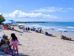 Waspada! Gelombang Tinggi Berpotensi Terjang Pesisir Bali di Malam Pergantian Tahun