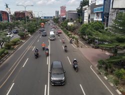 Dishub Kota Bekasi Bakal Derek dan Kempiskan Ban Kendaraan yang Parkir Liar di Jalan Ahmad Yani