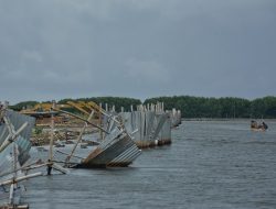 Pagar Laut di Perairan Tarumajaya Bekasi Merugikan Nelayan