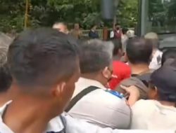 Sopir Angkot K-11 Protes BisKita Trans Patriot Lewati Pasar Bantargebang