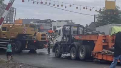 Truk Crane Tersangkut, Jadwal Commuter Line Bekasi-Cikarang Terhambat, Begini Kondisi Terbaru