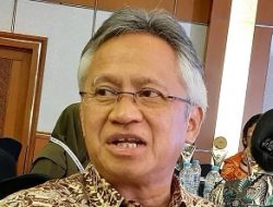 Sosok Menteri Dikti Saintek yang Didemo Pegawai Lantaran Dianggap Arogan