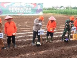 Polres Metro Bekasi Kota Tanam Jagung Satu Juta Hektar di Mustikajaya