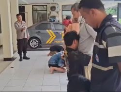 Haru di Polsek Cikarang Utara: Remaja Terlibat Tawuran Sujud di Kaki Orangtua dan Meminta Maaf 