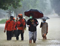Hujan Ringan Bakal Guyur Bekasi Siang Ini, BMKG Ungkap Faktor Pemicu Cuaca Ekstrem