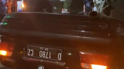 Mobil Brio Ugal-ugalan Tabrak BMW hingga Terbalik di Jakasampurna, Begini Kronologinya