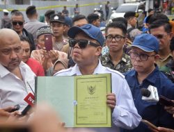 Tinjau Lokasi Penggusuran di Desa Setia Mekar Tambun, Nusron Wahid Pastikan Lima Rumah Sertipikatnya Sah
