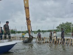 Pagar Laut di Perairan Tarumajaya Mulai Dibongkar