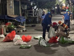 Tim Rescue Evakuasi Kaporit yang Bikin Tiga Warga Sesak Napas Dilarikan ke Rumah Sakit