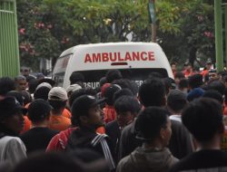 Duel Persija vs Persib Diwarnai Kericuhan Suporter
