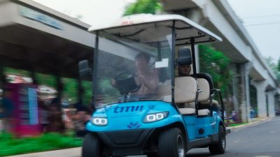 Menjelajahi TMII Bisa Sewa Kendaraan Listrik
