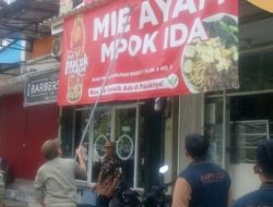 Banner-Spanduk Ilegal di Harapan Jaya Dicopot