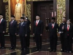Menhan Lantik Deddy Corbuzier Stafsus