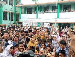 Wapres Gibran Tinjau Makan Bergizi Gratis di SMPN 30 Kota Bekasi, Pj Gani Absen