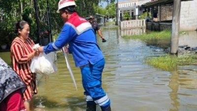 PGN Salurkan Paket Bantuan Korban Banjir di Bekasi