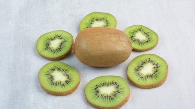 Sederet Manfaat Kiwi untuk Kesehatan, Bisa Cegah Mata Katarak!