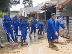 Sampah dan Lumpur jadi Masalah Baru Pascabanjir di Kota Bekasi