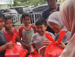 Telkom Witel Bekasi-Karawang Berbagi Iftar Bersama Warga Sekitar